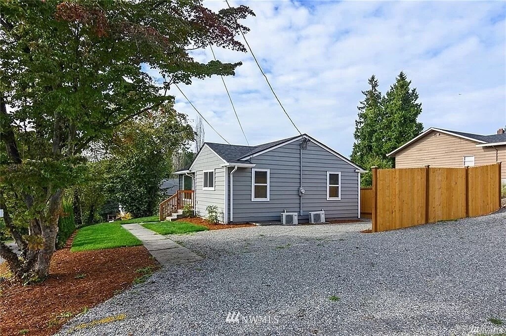 Building Photo - 3716 S Roxbury St