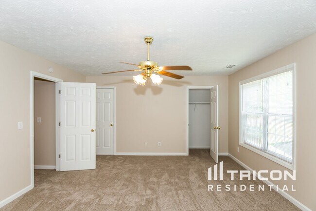 Building Photo - 741 Simon Park Cir