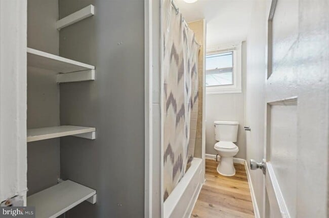 Building Photo - 30 N Abington Ave