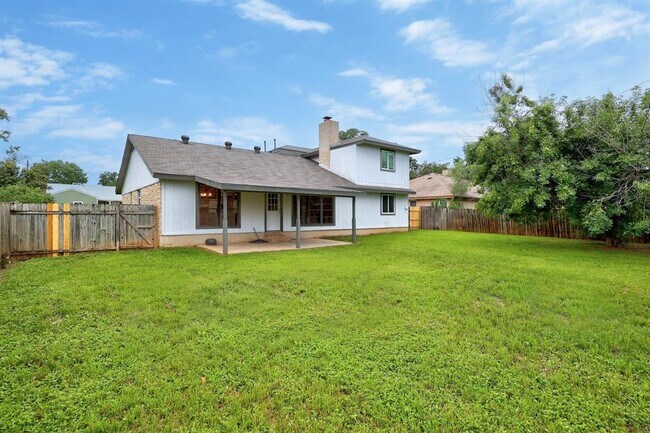 Building Photo - 200 Woodmont Dr