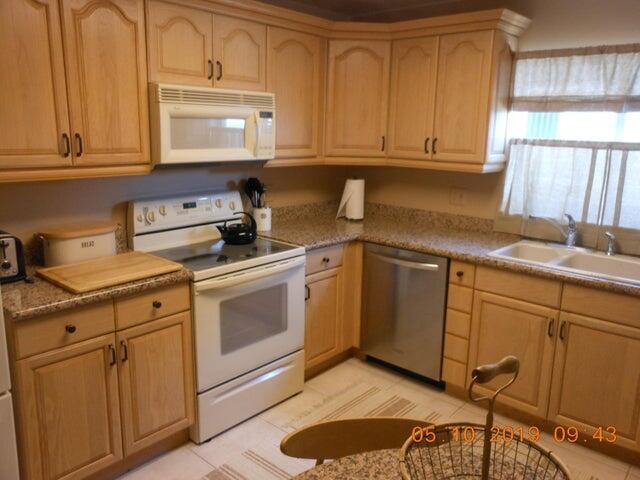 Building Photo - 4200 S Ocean Blvd