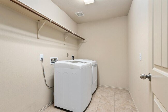 Building Photo - 7263 Basque Country Dr