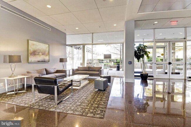 Building Photo - 800 4th St SW