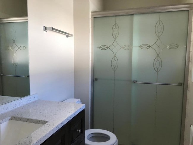 Building Photo - 2372 Crescent Ln S