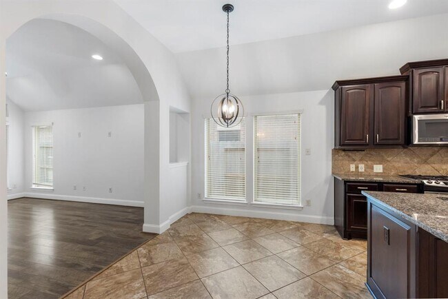 Building Photo - 1315 Cameron Park Ln