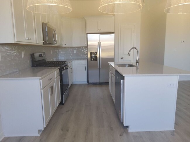 Building Photo - 190 Green Willow Dr