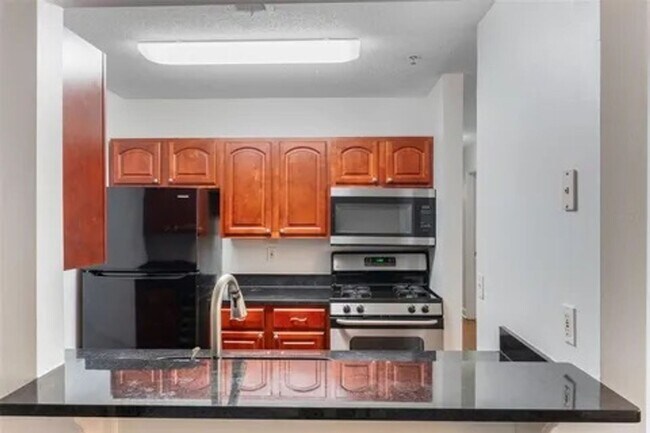 Building Photo - Orlando - 3 Bedrooms, 2 Bathrooms – $1,695.00