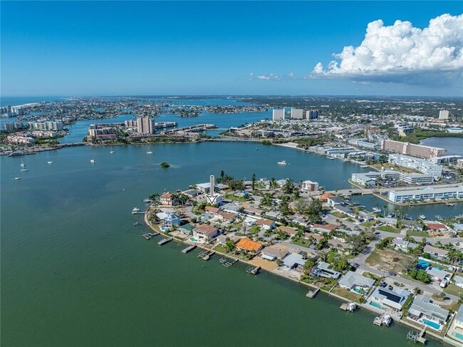 Building Photo - 7125 Shore Dr S