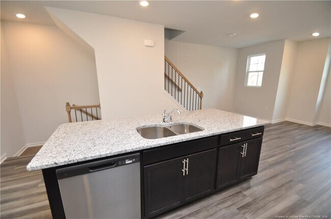 Building Photo - 1009 Shoreside Dr