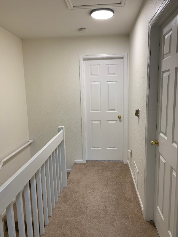 Building Photo - 240 Pheasant Run