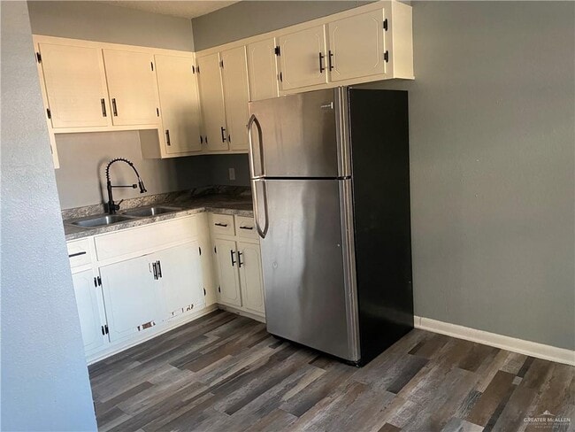 Building Photo - 7 Audrey Dr