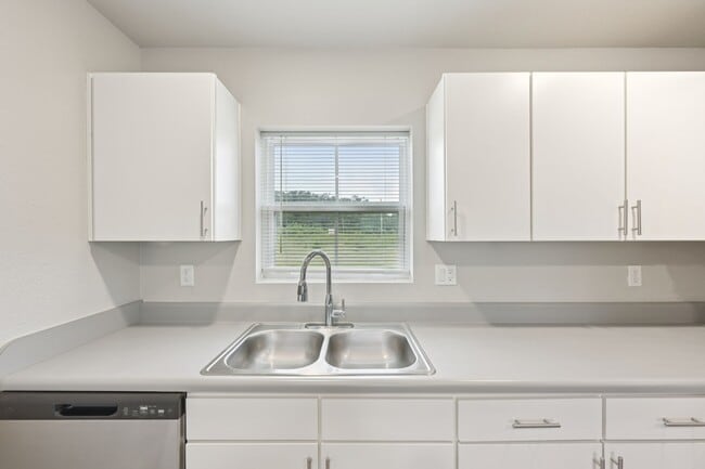 Building Photo - 282 Plez Morgan