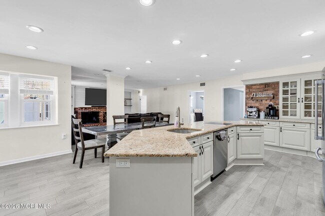 Building Photo - 22 Collingwood Rd