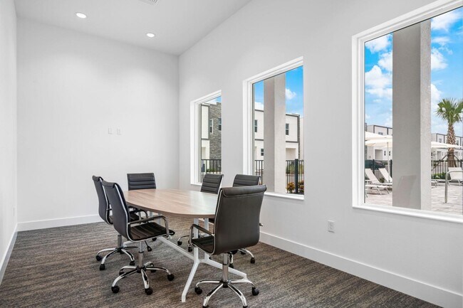 Building Photo - 384 Famagusta Dr