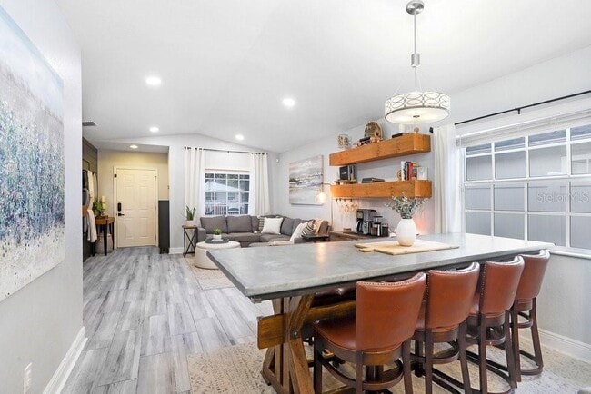 Building Photo - 3122 W Grace St