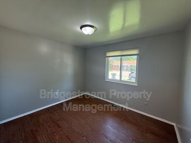Building Photo - 4952 Leeper St