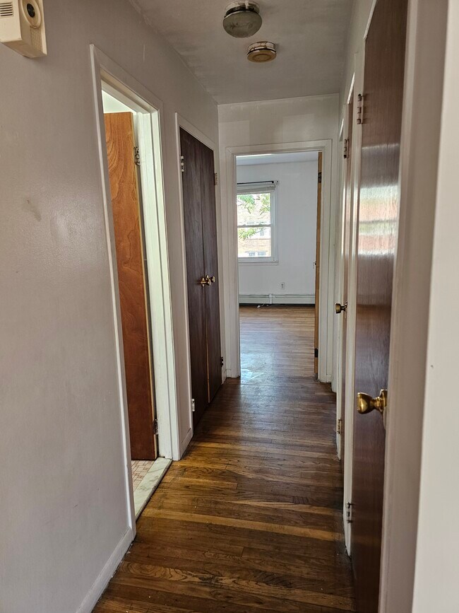 Building Photo - 108 Sussex St