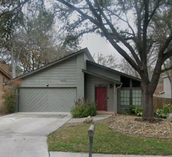 Building Photo - 15218 Bent Moss St