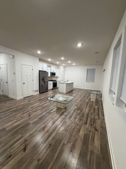 Building Photo - 10604 Heron Ave S