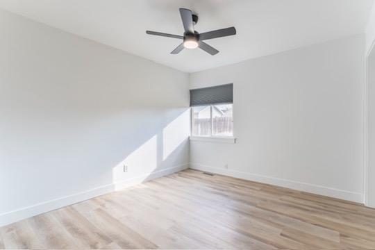 Building Photo - 350 S 900 E St