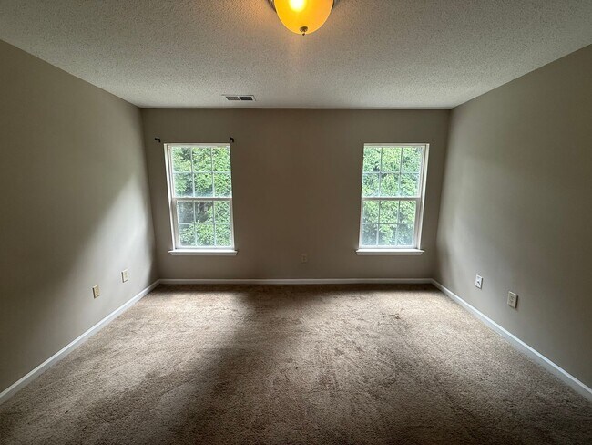 Building Photo - 760 Tavern Ct