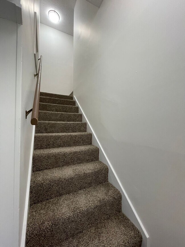 Building Photo - 3616-3618 Thornhill-STEWARDSHIP