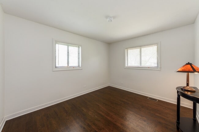 Building Photo - 1450 Gentry Rd