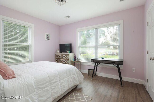 Building Photo - 63 Carpenter St