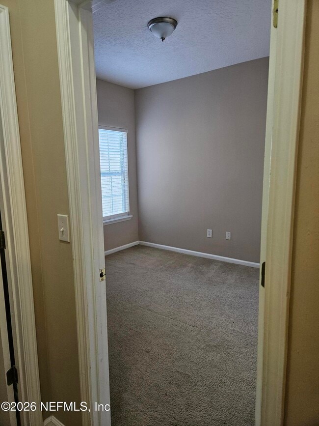 Building Photo - 3888 Summer Grove Way N