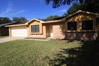 Building Photo - 5830 Effingham Dr
