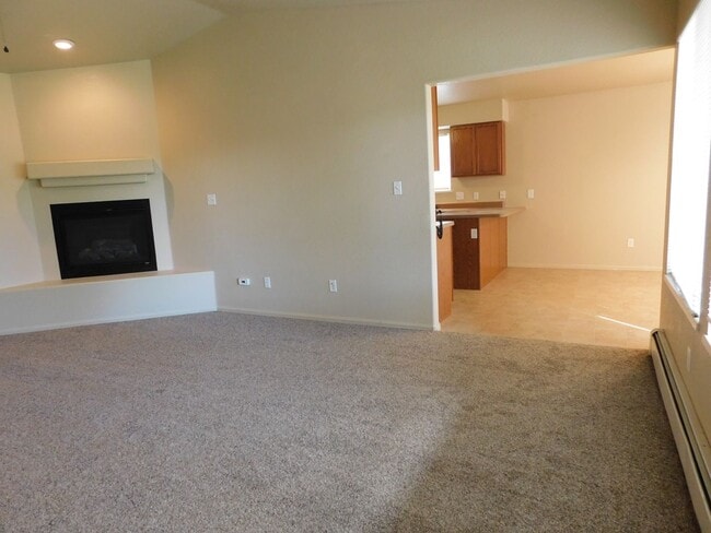 Building Photo - NEW CARPET