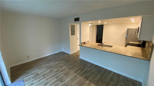 Building Photo - 5269 SW 40th Ave