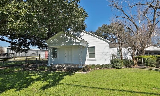 Primary Photo - 14742 Hempstead Rd