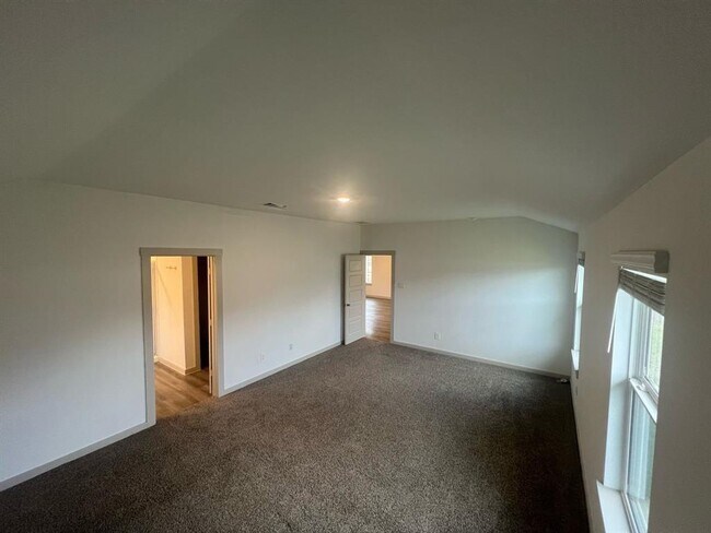 Building Photo - 7915 Murciana Dr
