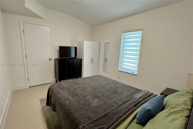 Building Photo - 3132 NW 43rd St