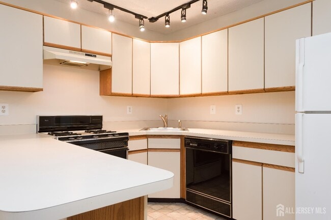 Building Photo - 98 Griggs Pl