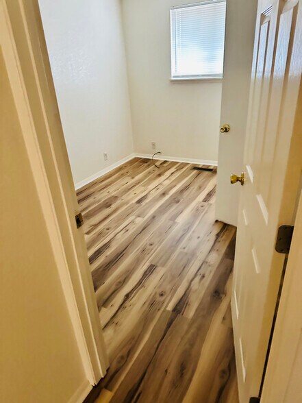 Building Photo - 425 Aspen Way