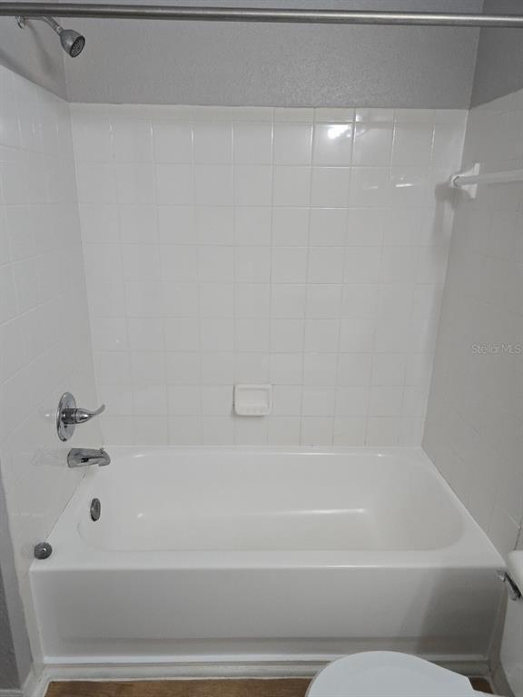 Building Photo - 4240 Summer Landing Dr
