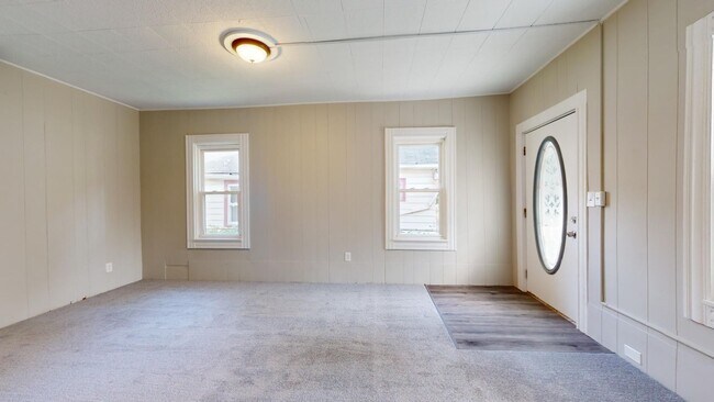 Building Photo - Cudell neighborhood - 2 bedroom/1 bathroom, Single Family Home