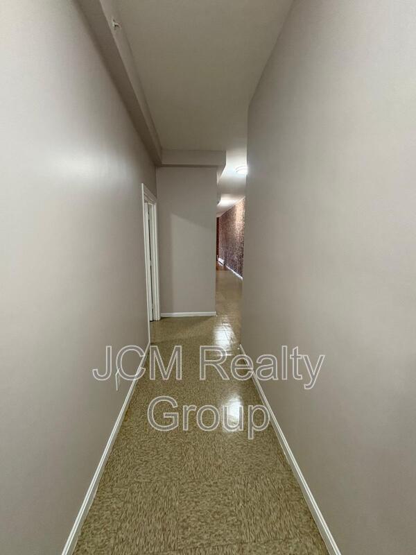 Building Photo - 32 Hartwell St