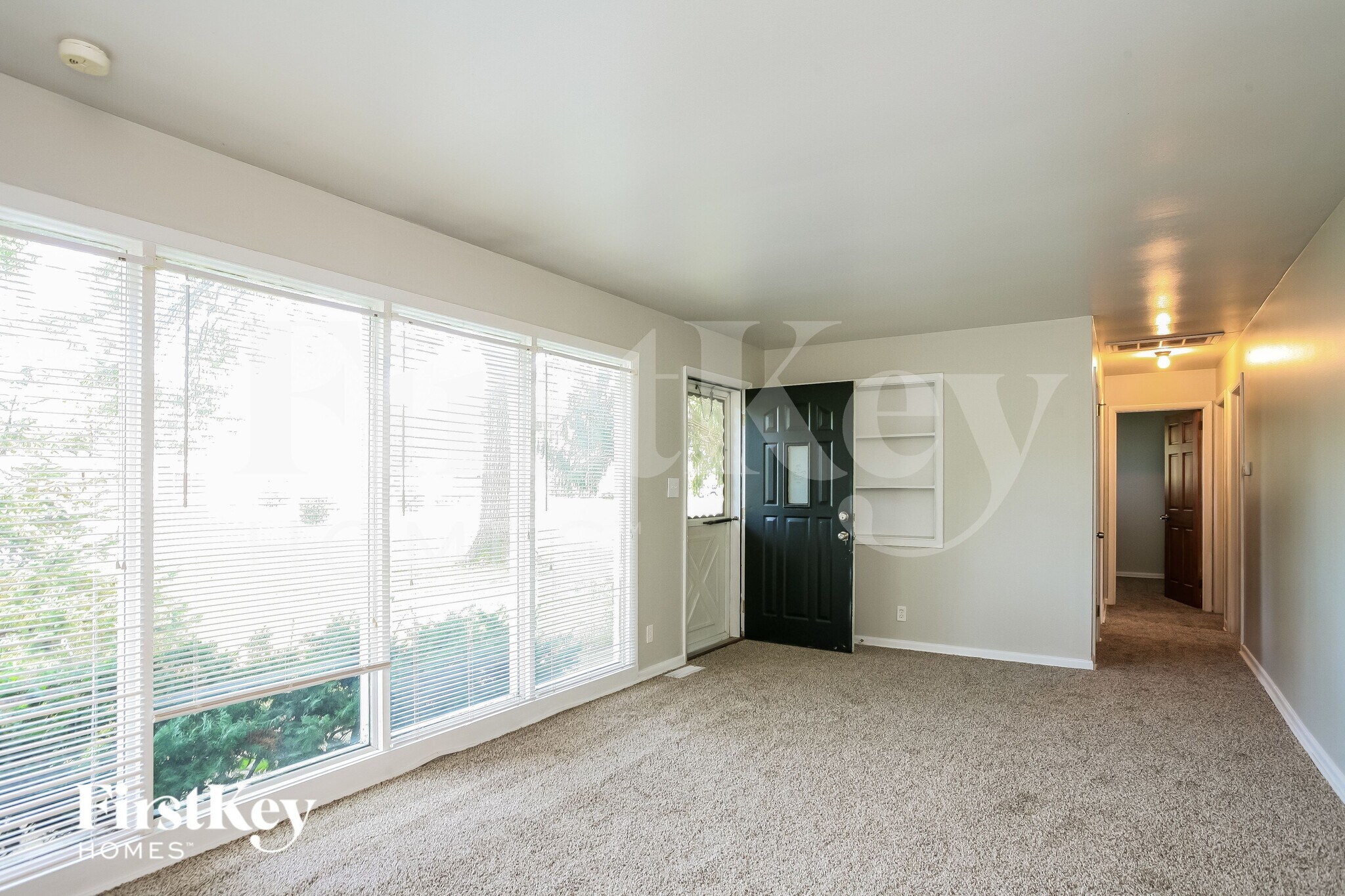 Building Photo - 505 Vista Dr