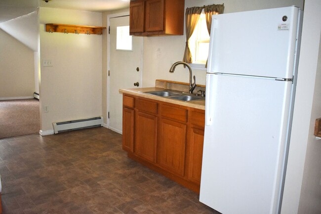 Building Photo - 883 Josephine Ave