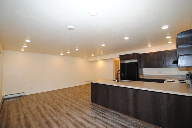 Building Photo - 4922/4924 Princeton Drive