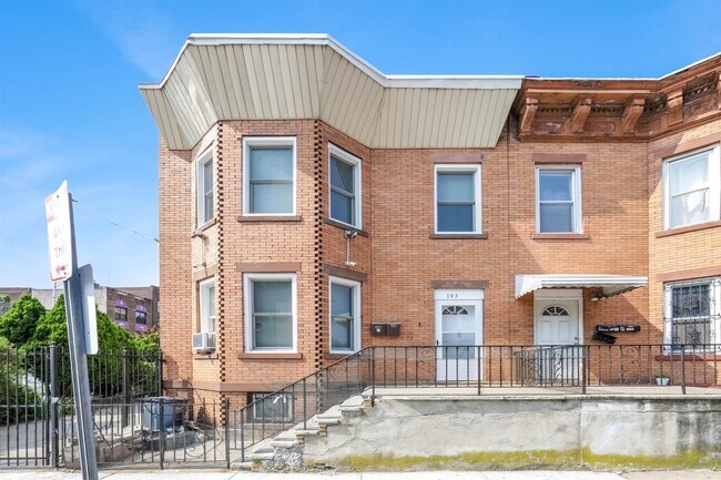 Primary Photo - 193 Armstrong Ave
