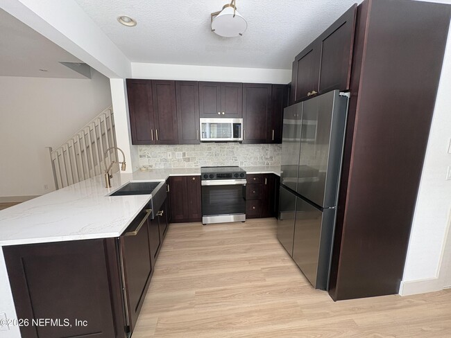 Building Photo - 7560 Scarlet Ibis Ln