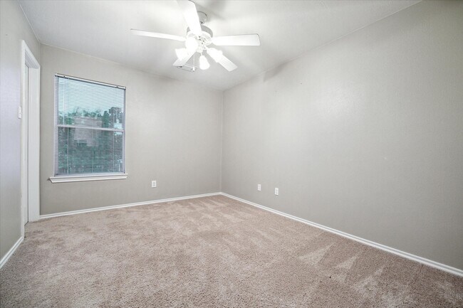Building Photo - 24423 Pepperrell Pl St
