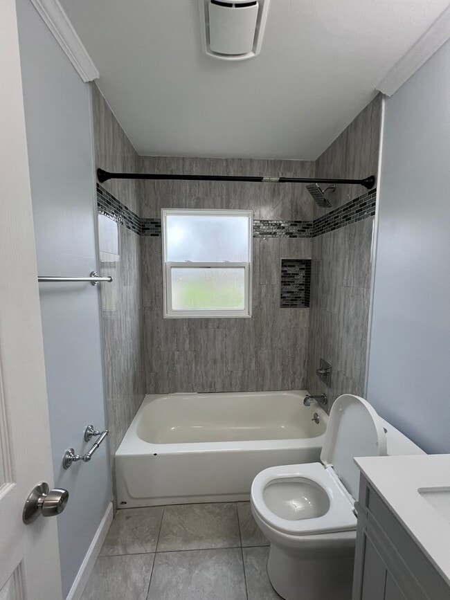 Building Photo - 206 Raupp Blvd