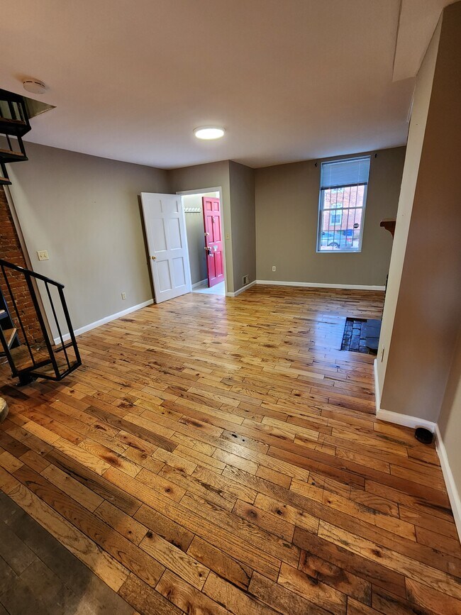 Building Photo - 661 Portland St