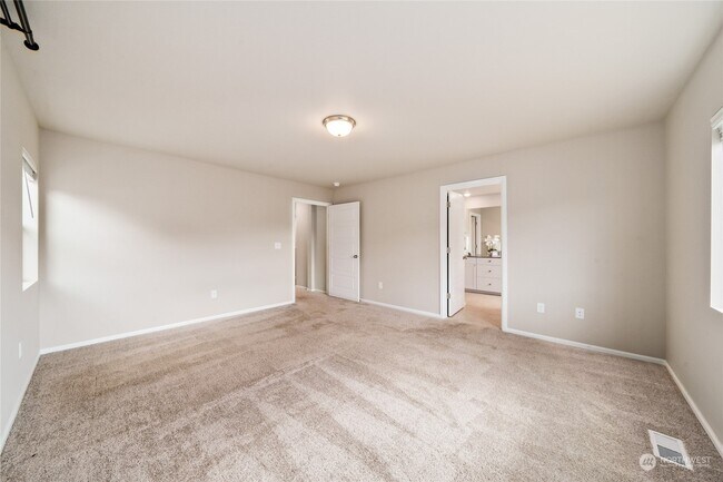 Building Photo - 2808 14th Ave NW