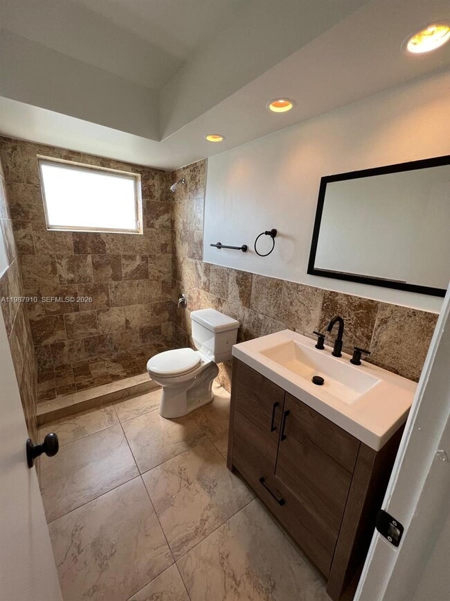 Building Photo - 1939 Jefferson St